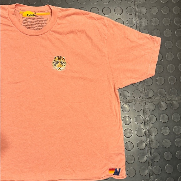 NWOT Aviator Nation L Coral Tee with tiger graphic - Picture 3 of 8